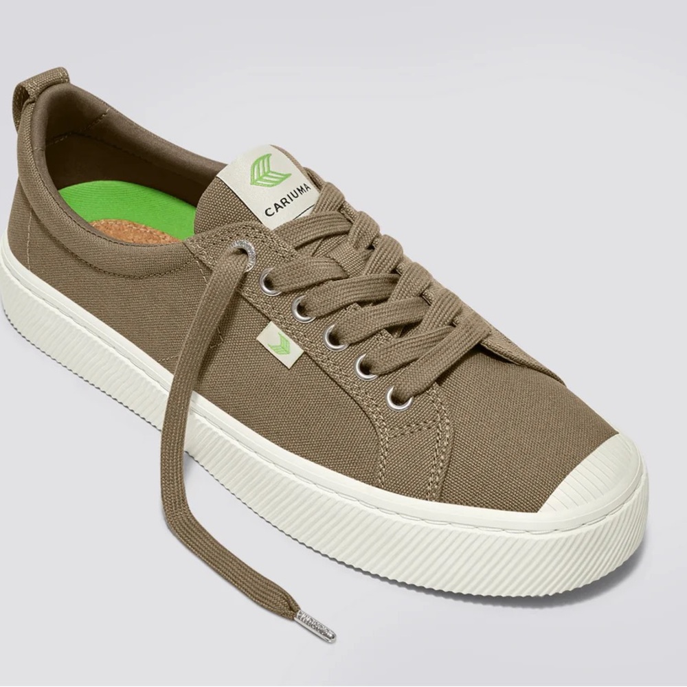 Cariuma OCA Low Burnt Sand Canvas Sneakers Shoes Women Size 10 Men’s 8.5